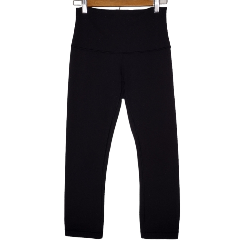 Lululemon Women's Black Mid-Rise Workout Running Athletic Crop Leggings Sz 4